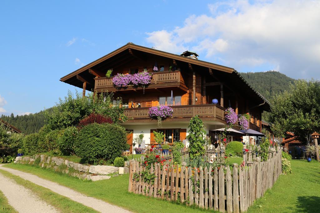 Gaestehaus Schoenfeld Reit im Winkl Luaran gambar