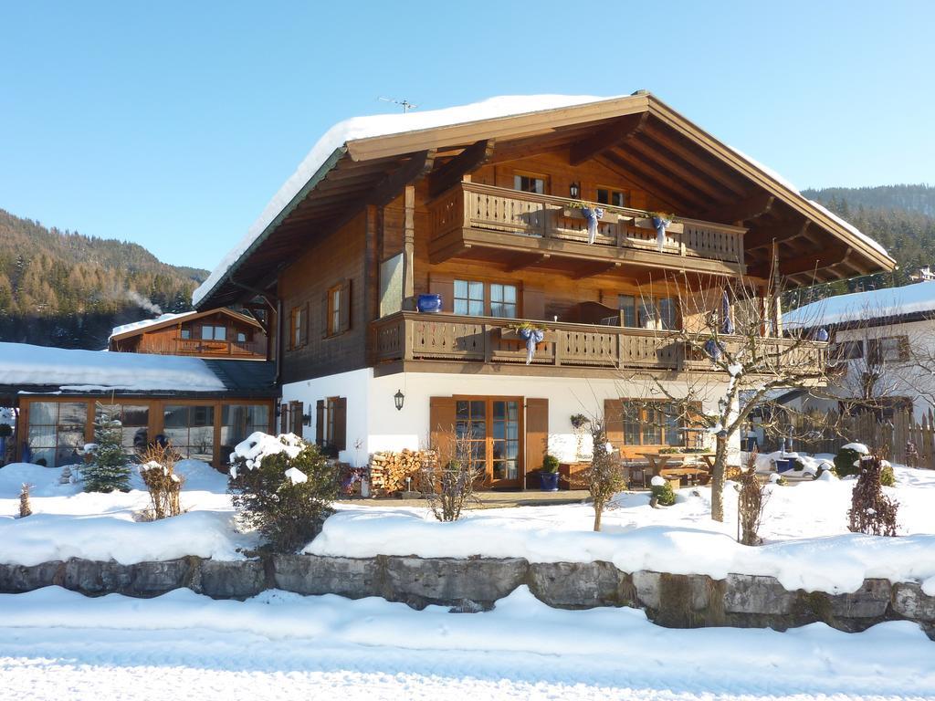 Gaestehaus Schoenfeld Reit im Winkl Luaran gambar